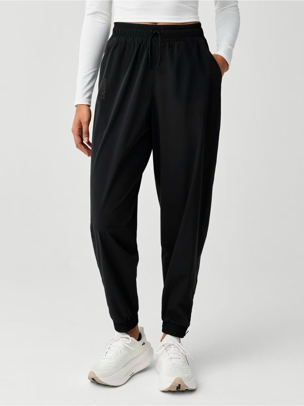 Brooks Joggers Size Large